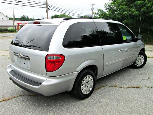 2005 Chrysler Town and Country LX - Stow-n-go