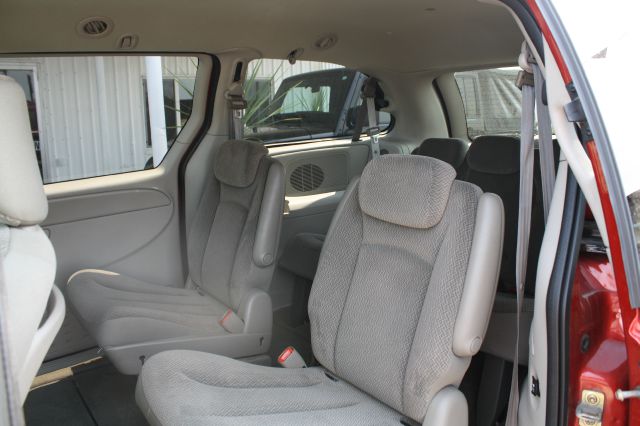 2005 Chrysler Town and Country Elk Conversion Van