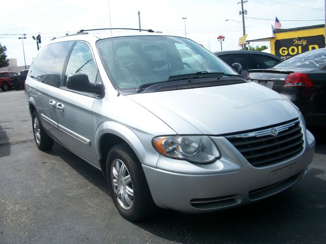 2005 Chrysler Town and Country 3.5