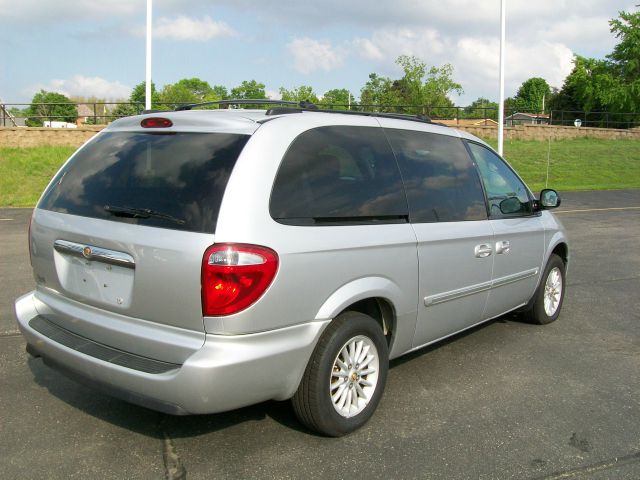 2005 Chrysler Town and Country 3.5