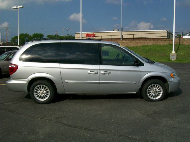 2005 Chrysler Town and Country 3.5