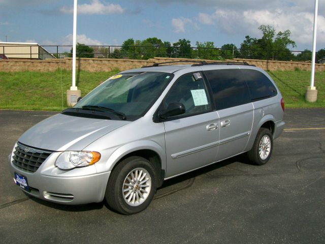 2005 Chrysler Town and Country 3.5