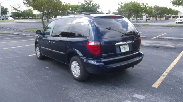 2005 Chrysler Town and Country Elk Conversion Van