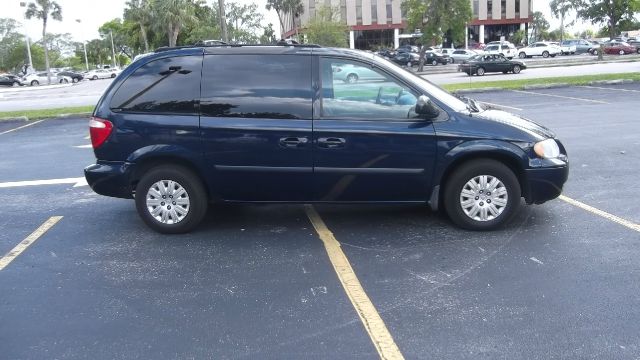 2005 Chrysler Town and Country Elk Conversion Van