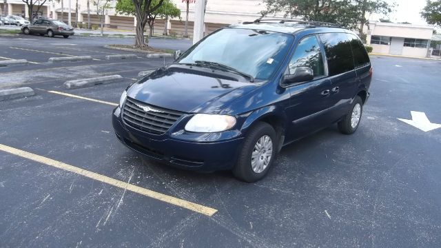 2005 Chrysler Town and Country Elk Conversion Van