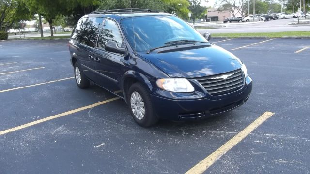 2005 Chrysler Town and Country Elk Conversion Van