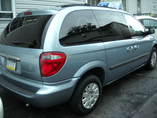 2005 Chrysler Town and Country Elk Conversion Van