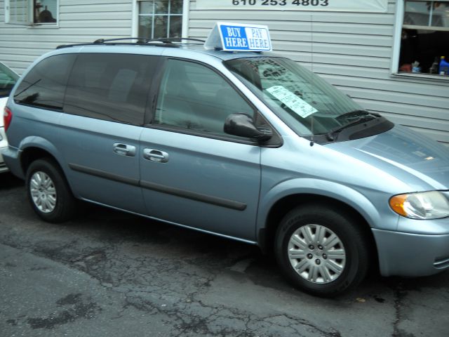 2005 Chrysler Town and Country Elk Conversion Van