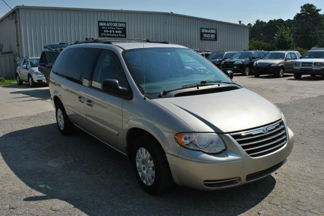 2005 Chrysler Town and Country Elk Conversion Van