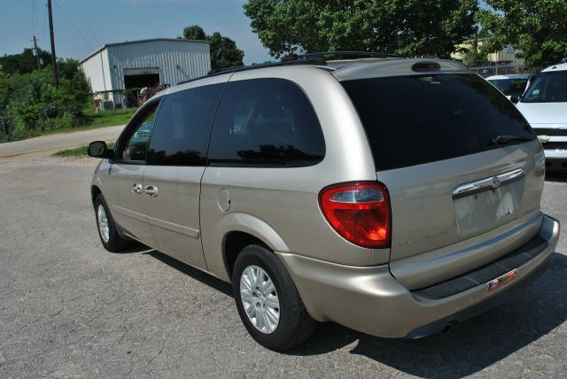 2005 Chrysler Town and Country Elk Conversion Van