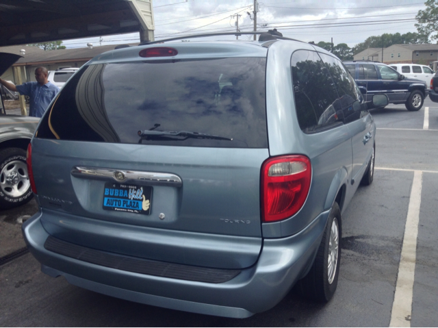 2005 Chrysler Town and Country 3.5