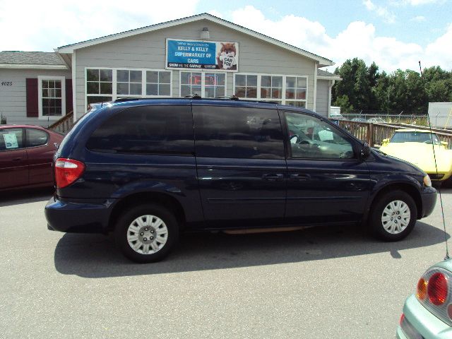 2005 Chrysler Town and Country Elk Conversion Van