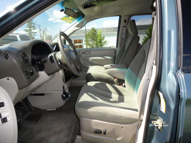 2005 Chrysler Town and Country 3.5