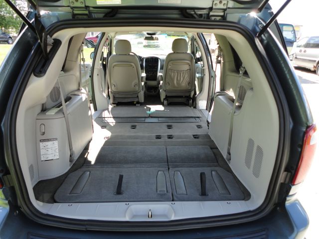 2005 Chrysler Town and Country 3.5