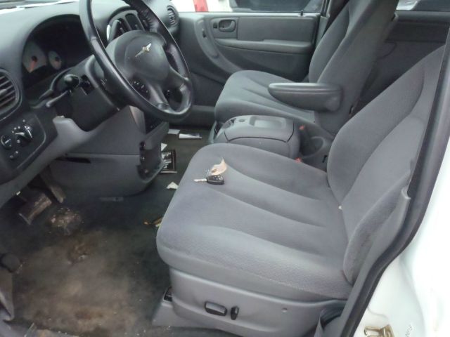 2005 Chrysler Town and Country 3.5