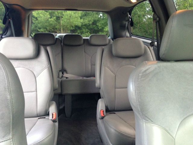 2005 Chrysler Town and Country SLT 25