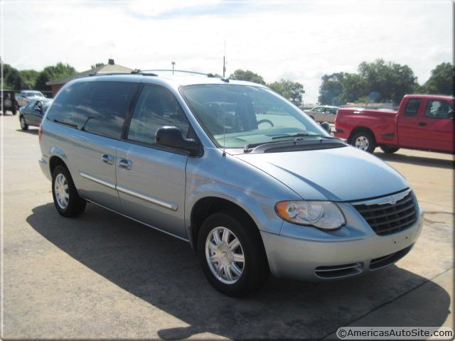 2005 Chrysler Town and Country 3.5