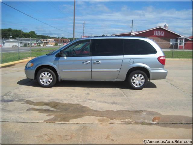 2005 Chrysler Town and Country 3.5