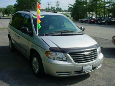 2005 Chrysler Town and Country Elk Conversion Van