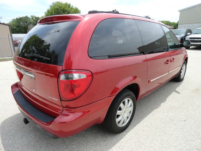 2005 Chrysler Town and Country 3.5