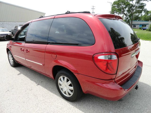 2005 Chrysler Town and Country 3.5