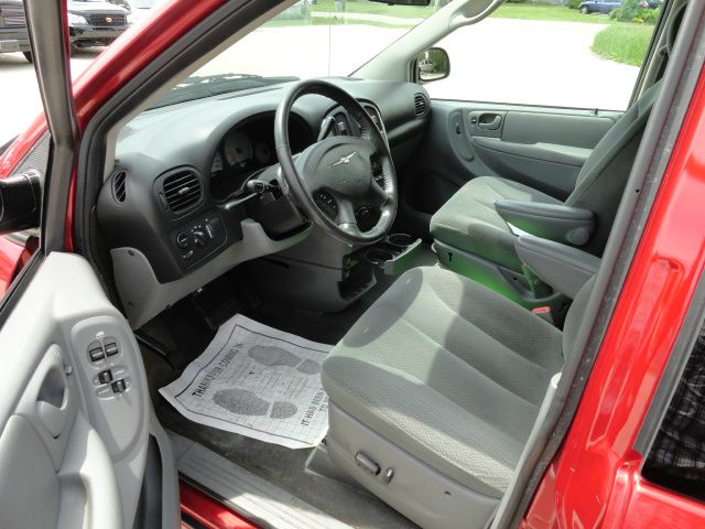 2005 Chrysler Town and Country 3.5