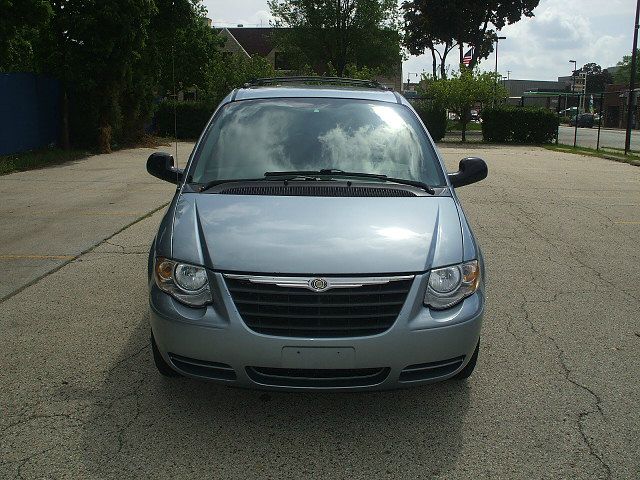 2005 Chrysler Town and Country 3.5