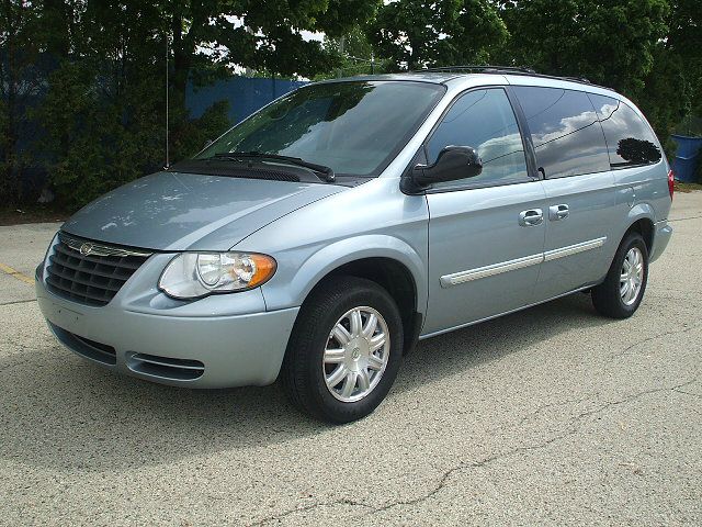 2005 Chrysler Town and Country 3.5