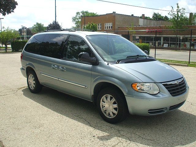 2005 Chrysler Town and Country 3.5