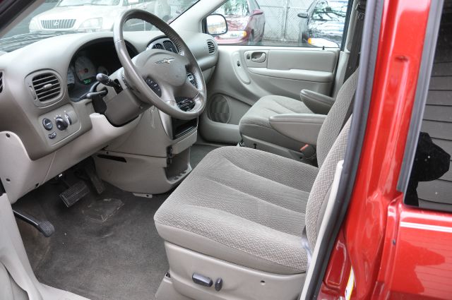 2005 Chrysler Town and Country 3.5