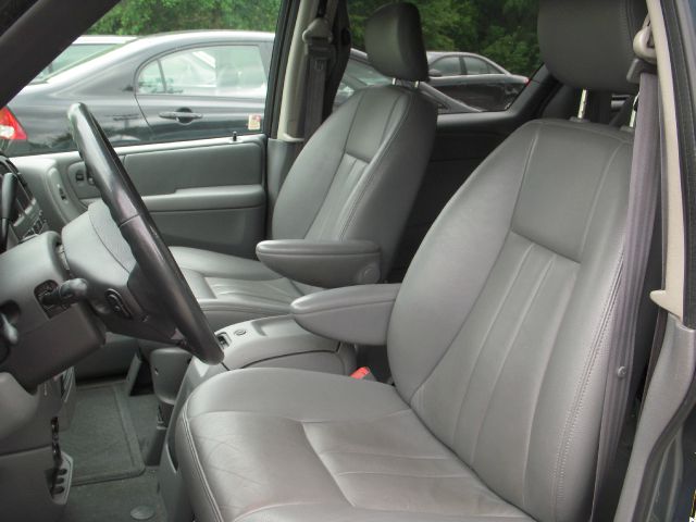 2005 Chrysler Town and Country 3.5