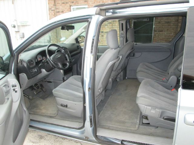 2005 Chrysler Town and Country 3.5