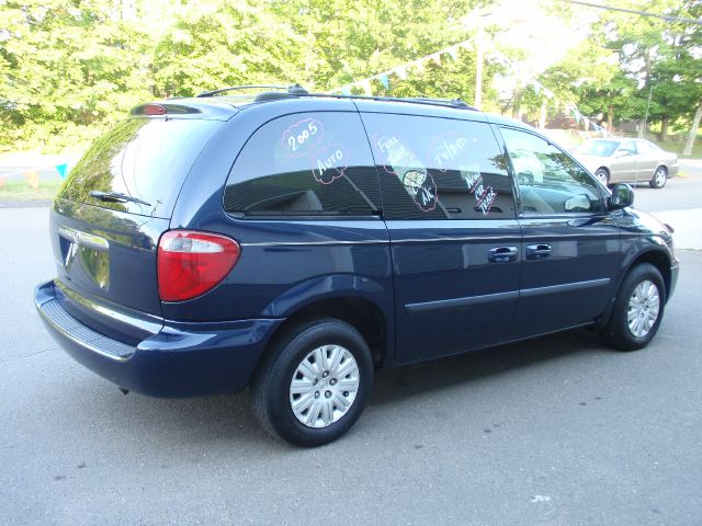 2005 Chrysler Town and Country Elk Conversion Van