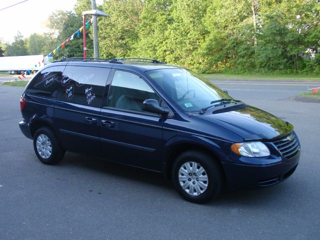 2005 Chrysler Town and Country Elk Conversion Van