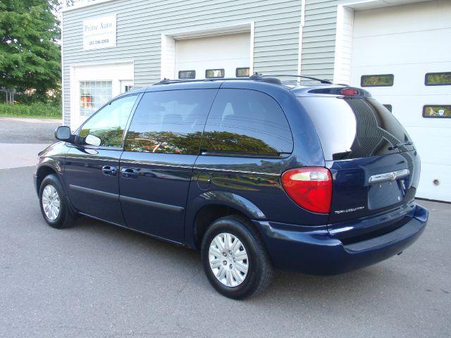 2005 Chrysler Town and Country Elk Conversion Van