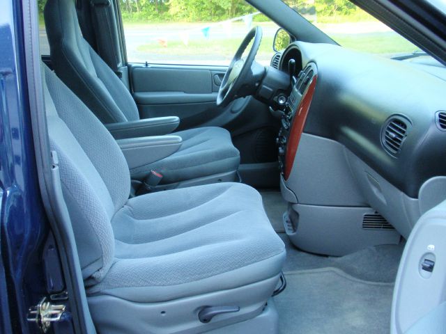 2005 Chrysler Town and Country Elk Conversion Van