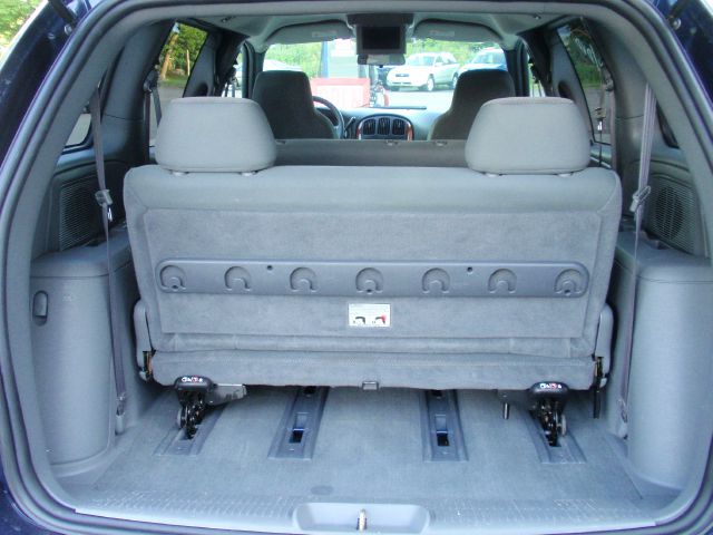 2005 Chrysler Town and Country Elk Conversion Van