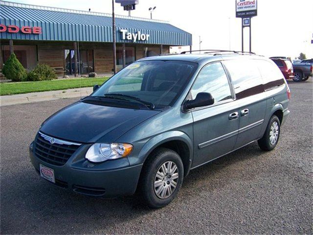 2006 Chrysler Town and Country Elk Conversion Van