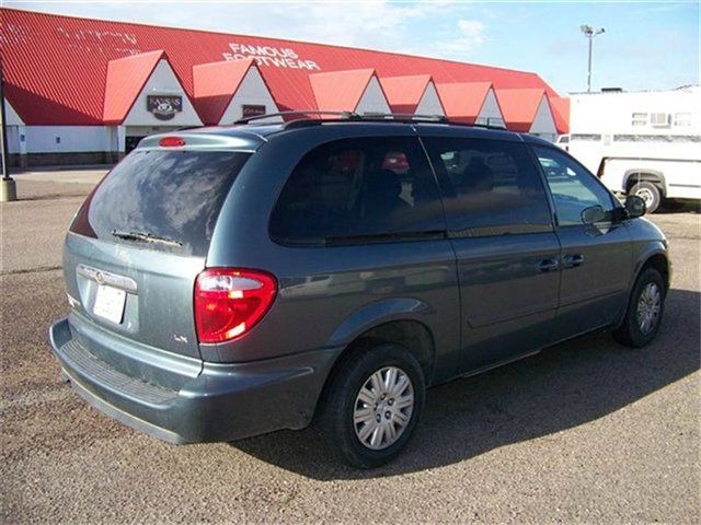 2006 Chrysler Town and Country Elk Conversion Van