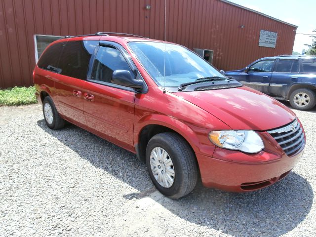 2006 Chrysler Town and Country Elk Conversion Van