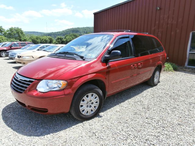 2006 Chrysler Town and Country Elk Conversion Van