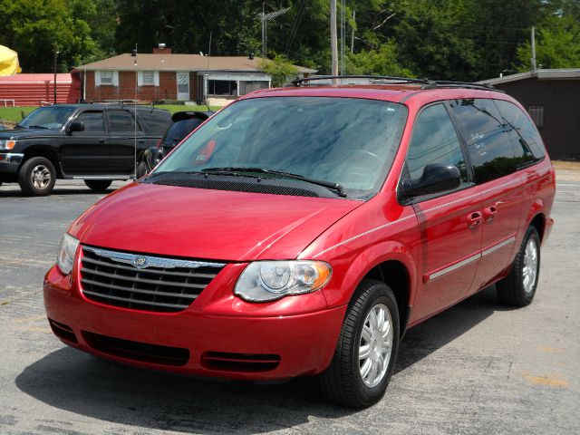 2006 Chrysler Town and Country 3.5