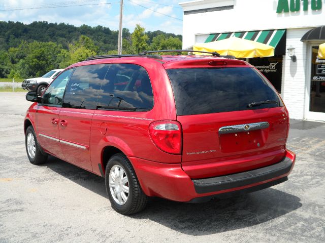 2006 Chrysler Town and Country 3.5