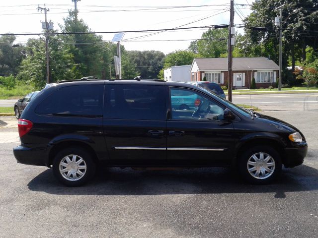 2006 Chrysler Town and Country 3.5