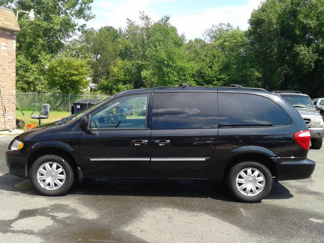 2006 Chrysler Town and Country 3.5