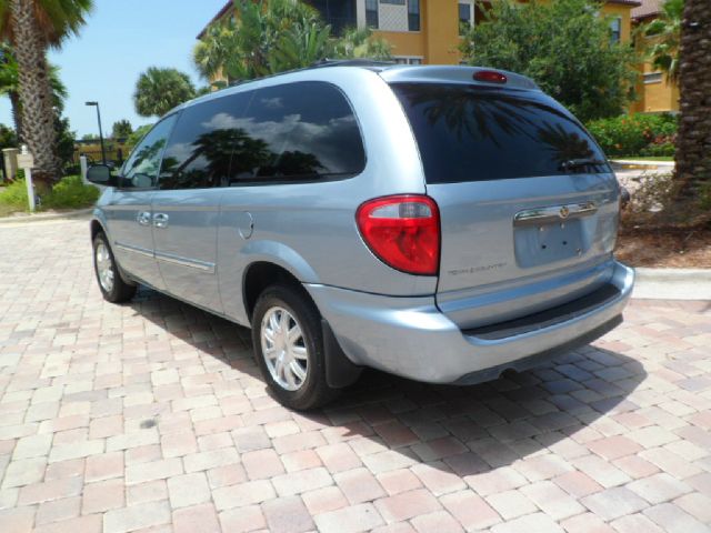 2006 Chrysler Town and Country 3.5