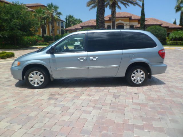 2006 Chrysler Town and Country 3.5