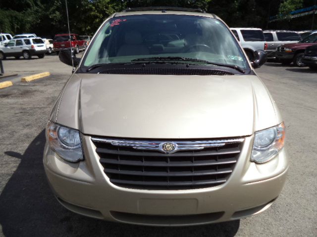 2006 Chrysler Town and Country 3.5