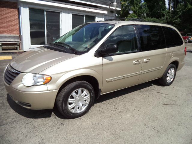 2006 Chrysler Town and Country 3.5