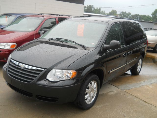 2006 Chrysler Town and Country 3.5